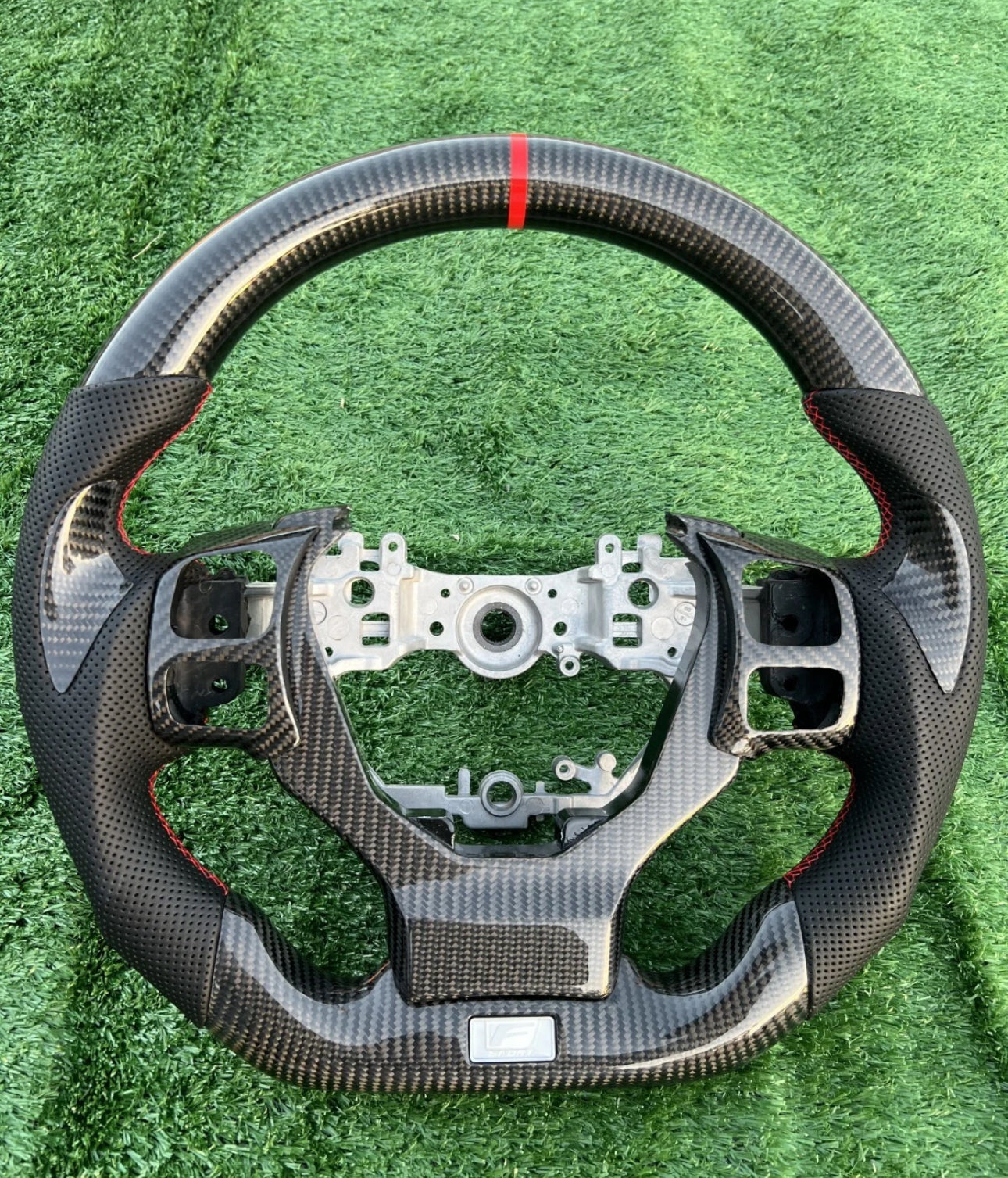 Lexus 2014+ Carbon Fiber Steering Wheel Black/Red