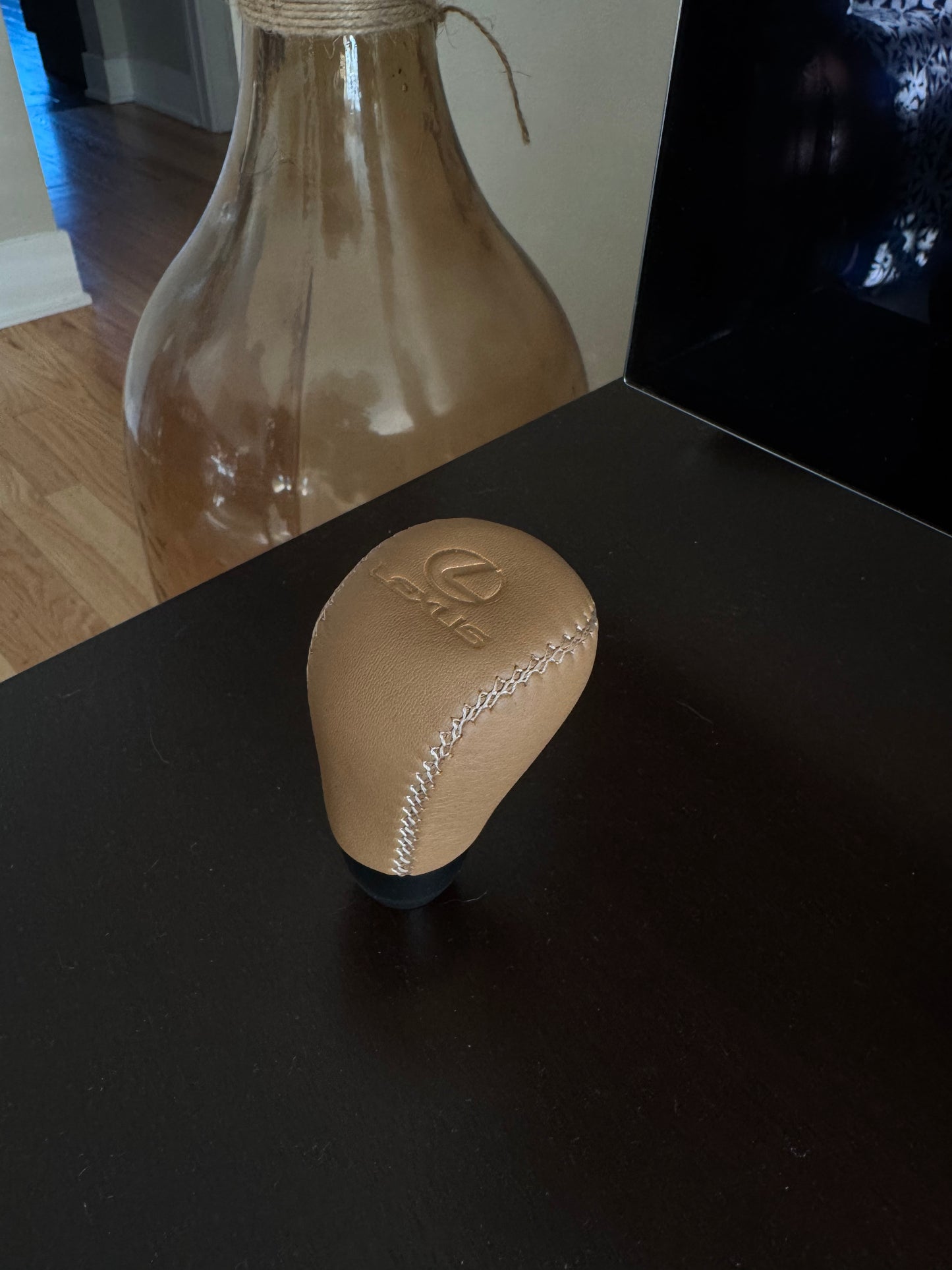 Lexus Shift Knob - Brown/Tan